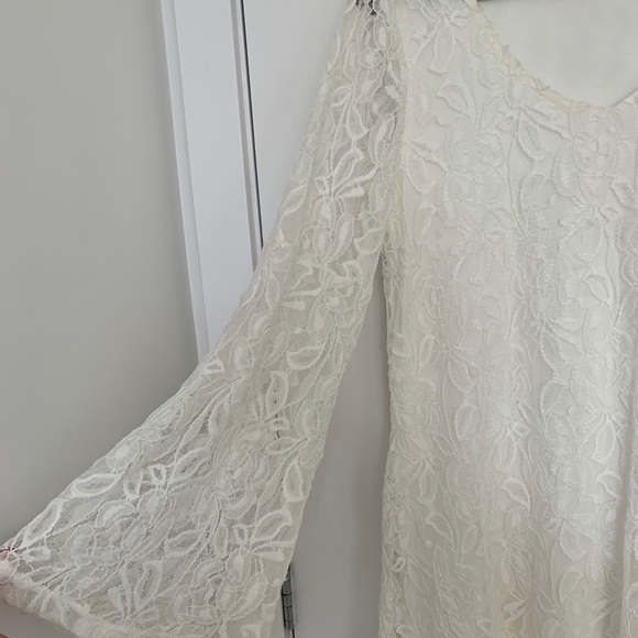 Socialite Maternity Off-White Lacey and Flowey Dress - Picture 3 of 4